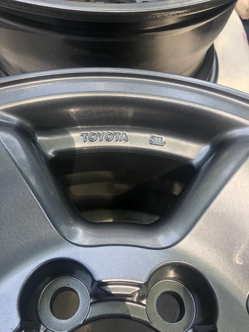 '97 Toyota Powdercoat Wheel front logo.jpg