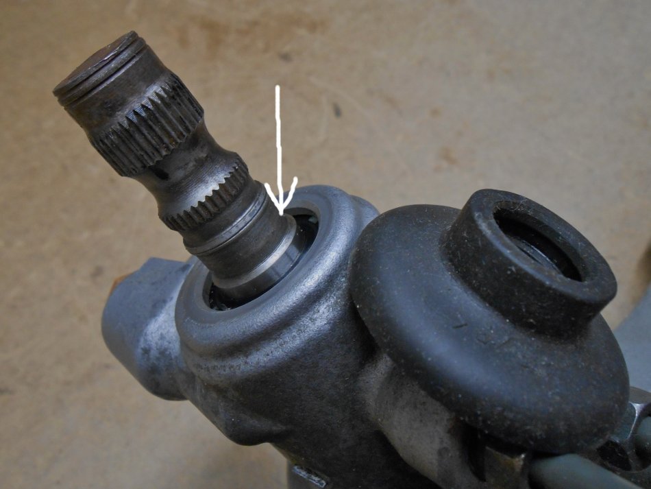 rack steering leak ~ 1.jpg