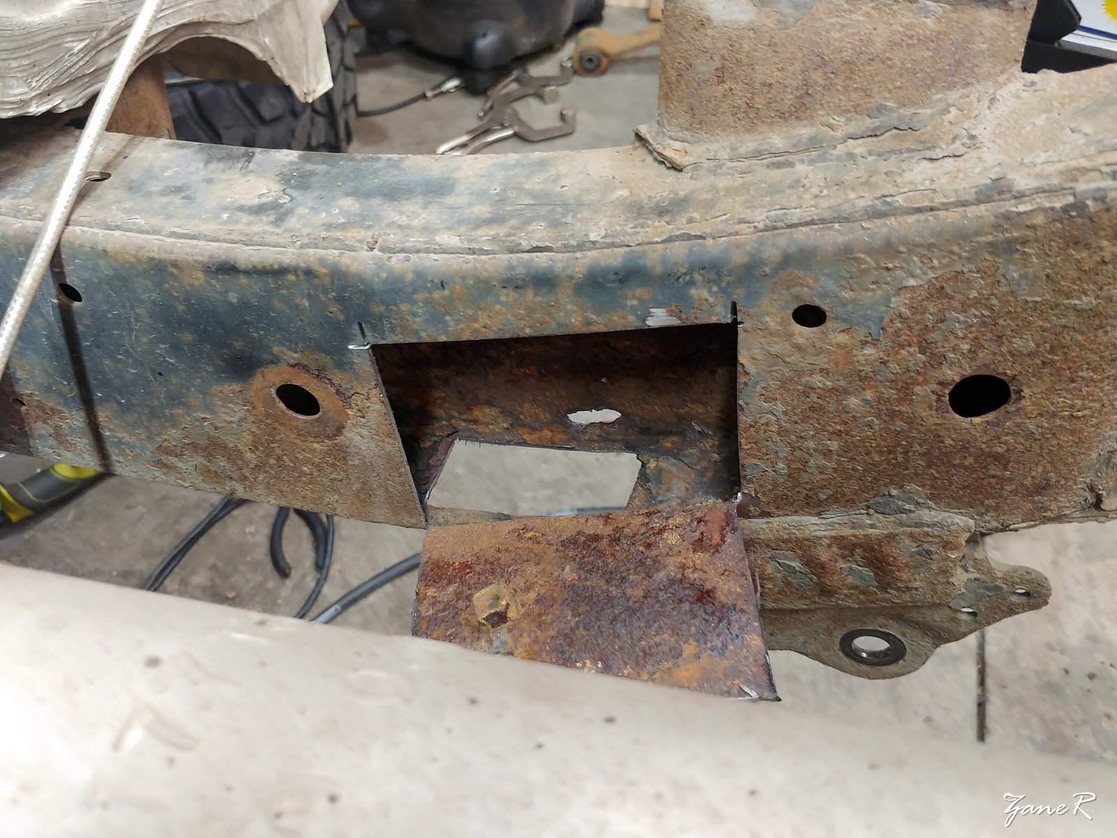July 2o23  broken frame ~ speedyTech safeTcaps ~ 1.jpg