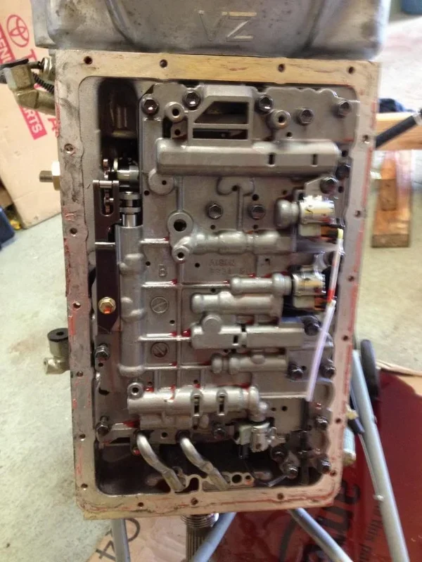 1998 1999 a340f tube valve body (600x800).webp